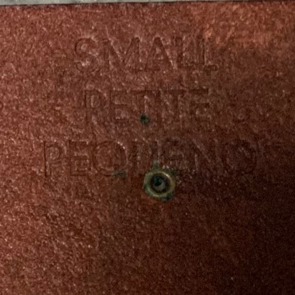 Liz Claiborne - Leather Belt With Colored Embossed Design & Decorative Rivets - Picture 4 of 10